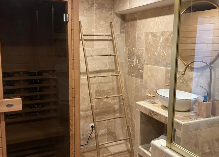 Privé Et Cinéma à * Lesquin